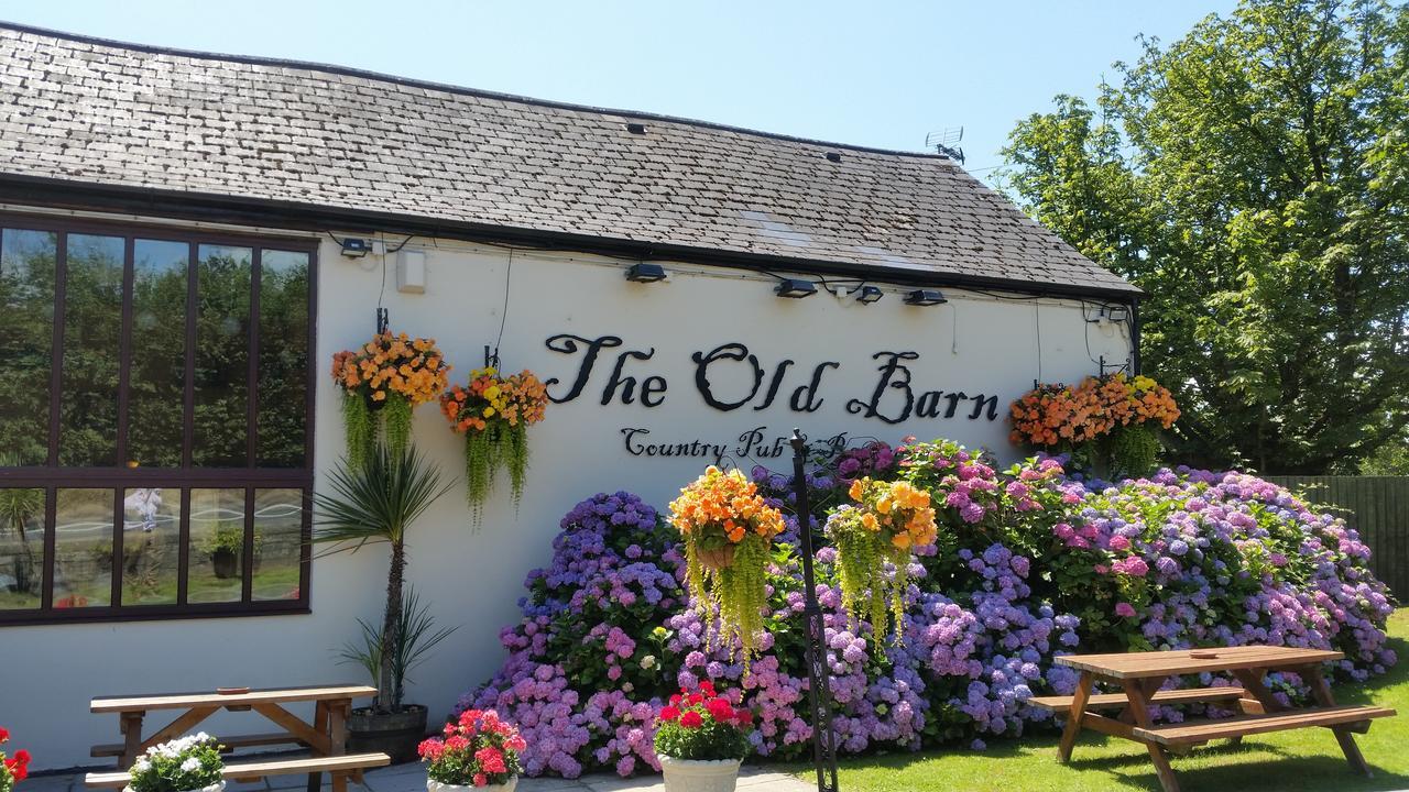 The Old Barn Inn Newport Kültér fotó