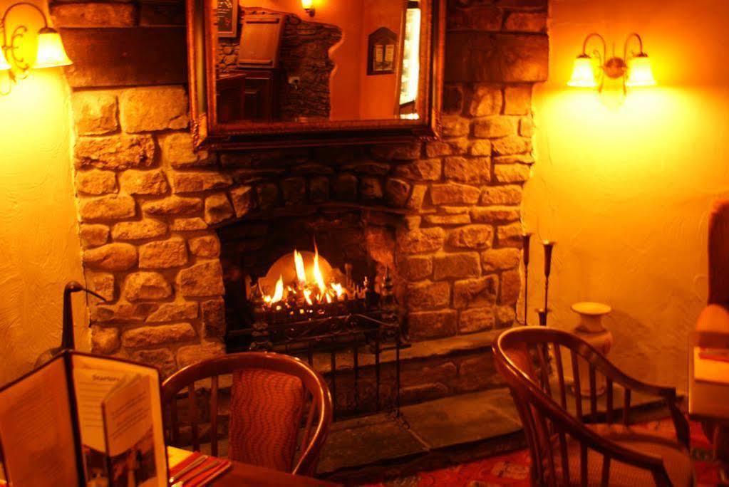 The Old Barn Inn Newport Kültér fotó